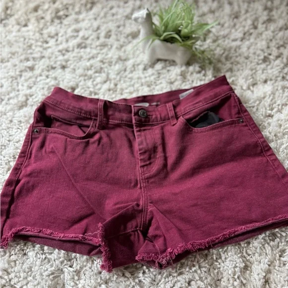 Old Navy Red Jean Shorts Fitted burgundy cute Frayed Hem - Picture 2 of 6
